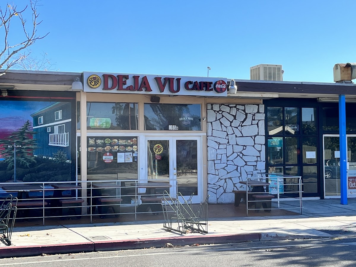 Deja Vu Cafe IV-1
